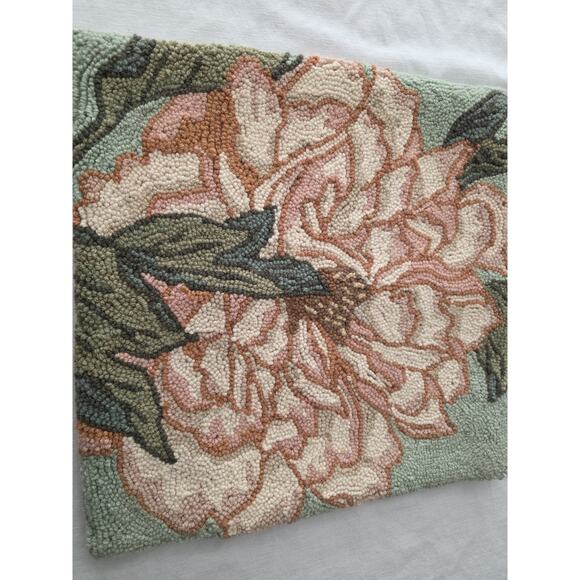 Grandin Road Floral Hooked Wool Throw Pillow Cover Zipper Velvet Flower 17" - Picture 2 of 7